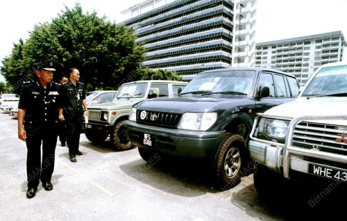 KB02-_13_09_2000_KERETA_CUR_13012016