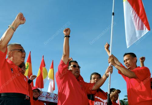 KB02_01052012_LARIAN_UMNO