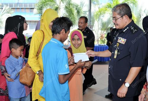 KB02_01122014_ANAK_POLIS