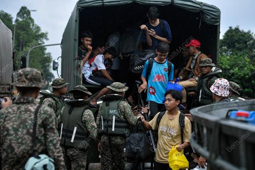 ATM PINDAH CALON SPM TERKANDAS BANJIR