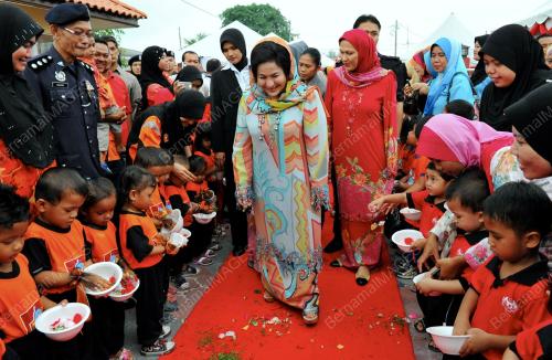 DATIN SERI ROSMAH MANSOR