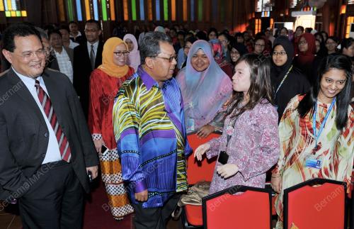 KB02_02122014_LAWATAN_UMK