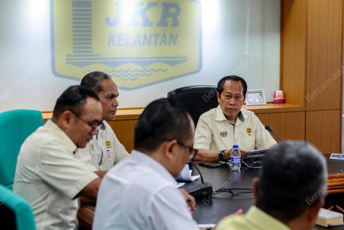 DATUK SERI AHMAD MASLAN