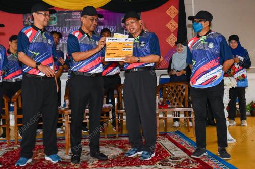DATUK SERI TAKIYUDDIN HASSAN