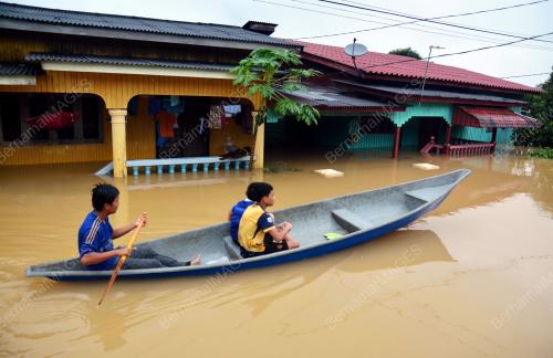 KB02_04012017_BANJIR_TENGGELAM