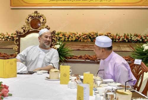 KB02_04062018_AGONG_BN201806019845