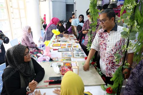 DATUK MOHD HANAFIAH MAN