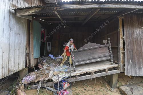 BERSIH RUMAH SELEPAS BANJIR
