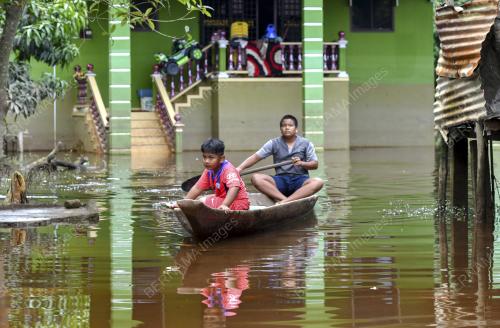 BANJIR GENANG DI KAMPUNG TERSANG