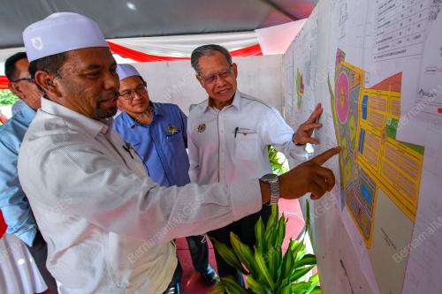 DATUK SERI MUSTAPA MOHAMED