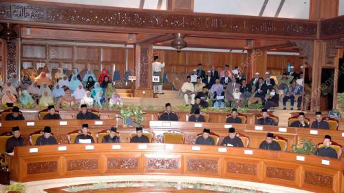 DEWAN KELANTAN, ANGKAT SUMPAH