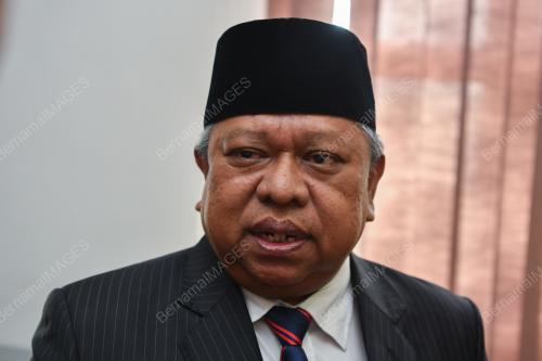 DATUK IBRAHIM DERIS