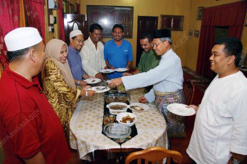 MUSTAPA MOHAMED
