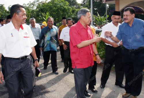 DATUK SERI MUSTAPA MOHAMED