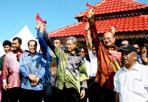 MUSTAPA MOHAMED
