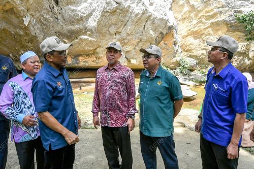 DATUK SERI TAKIYUDDIN HASSAN