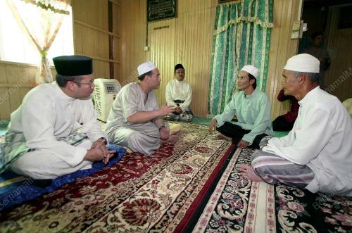 TENGKU MUHAMMAD FARIS PETRA