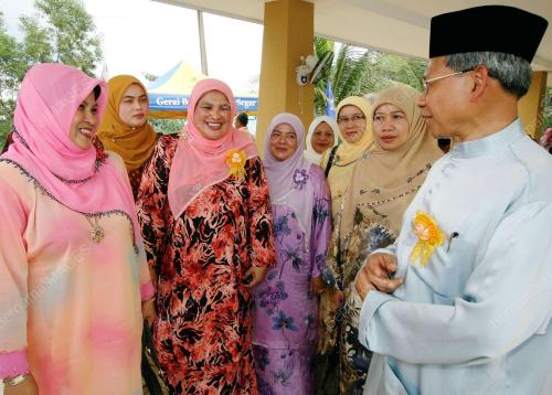 MUSTAPA MOHAMED