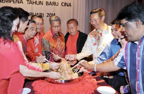 KB02_10022014_RAYA_CINA