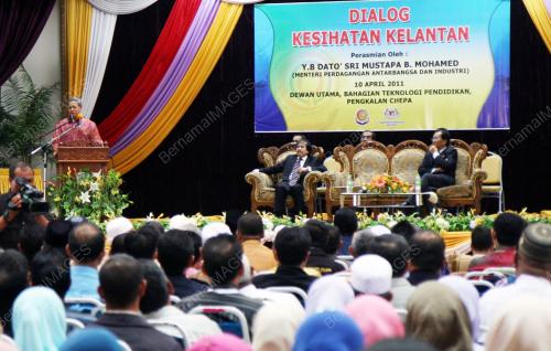 DATUK SERI MUSTAPA MOHAMED