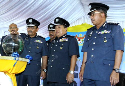 KB02_10062014_KASTAM_BANGUNAN