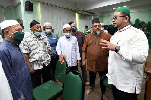DATUK AHMAD MARZUK SHAARY
