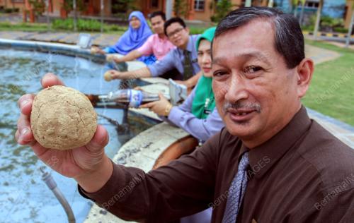 KB02_11122016_BIO_BALL