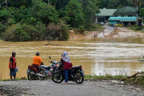 JAMBATAN KAMPUNG TANJUNG KALA