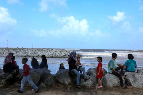 TINJAUAN CUTI UMUM PANTAI IRAMA
