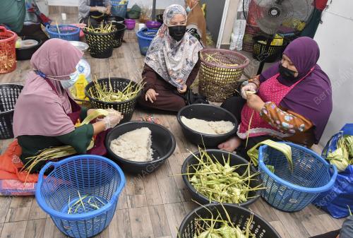KETUPAT PALAS