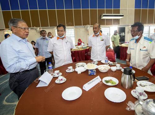 DATUK SERI MUSTAPA MOHAMED