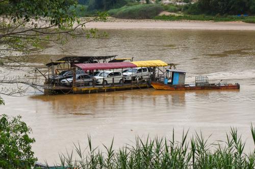 TINJAUAN PENGKALAN FERI MUSIM PERAYAAN