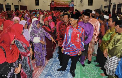 DATUK SERI MUSTAPA MOHAMED