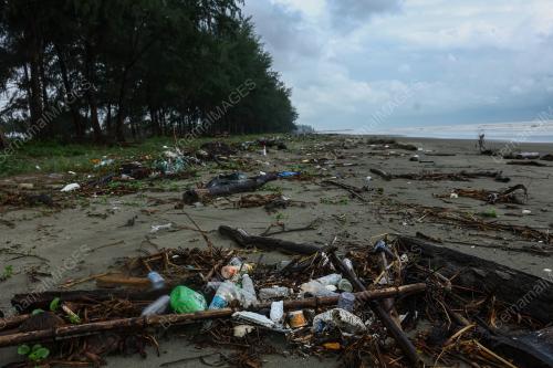SAMPAH KIRIMAN MONSUN TIMUR LAUT
