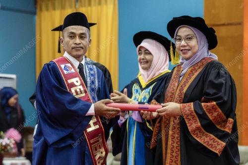 MAJLIS PENYAMPAIAN SIJIL PERHEBAT