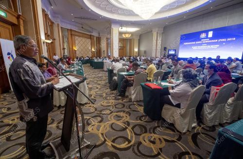 DATUK SERI MUSTAPA MOHAMED