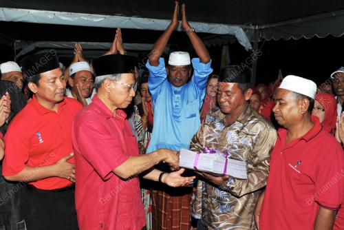 DATUK SERI MUSTAPA MOHAMED