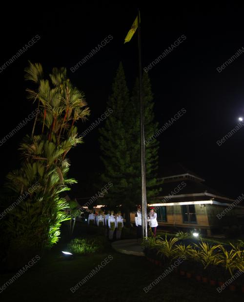 KB02_13122016_BENDERA