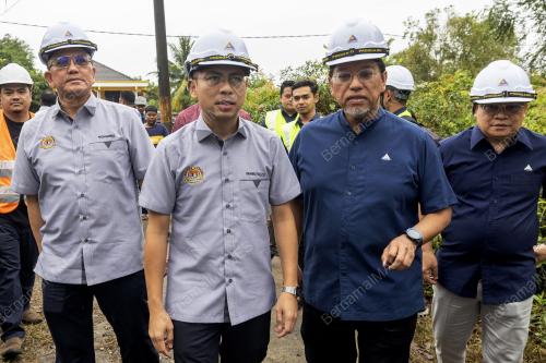 AHMAD FAHMI MOHAMED FADZIL