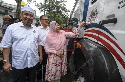 ZURAIDA KAMARUDDIN