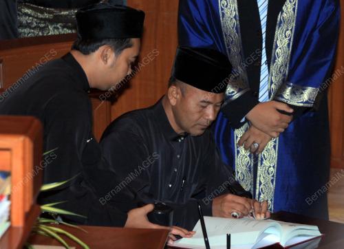 KB02_13102014_ANGKAT_SUMPAH