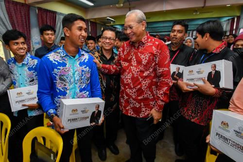 TAN SRI ANNUAR MUSA