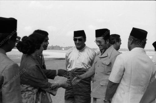DR. MAHATHIR BIN MOHAMAD
