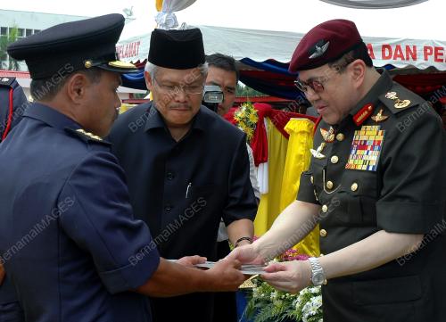 TUANKU ISMAIL PETRA SULTAN YAHYA PETRA