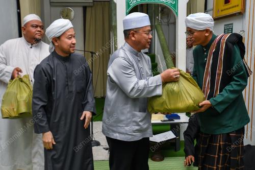 DATUK DR MOHD NA'IM MOKHTAR