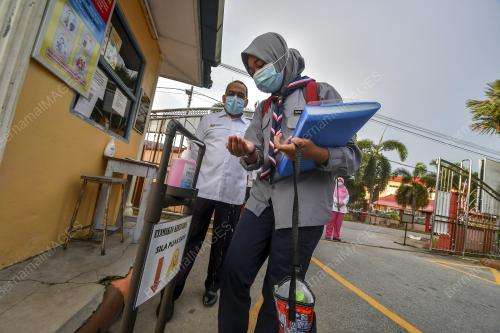 TINJAUAN HARI PERTAMA PEMBUKAAN SEKOLAH