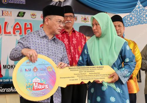 DATUK DR MOHD NA'IM MOKHTAR