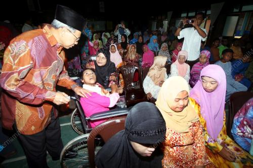 MUSTAPA MOHAMED