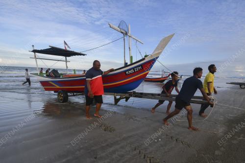 NELAYAN PANTAI