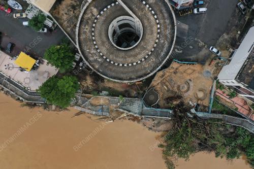 TINJAUAN TANAH RUNTUH